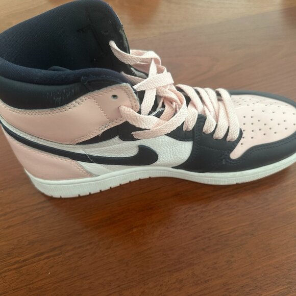 Women's Air Jordan 1 Retro High OG SE "Bubble Gum" - Picture 4 of 5